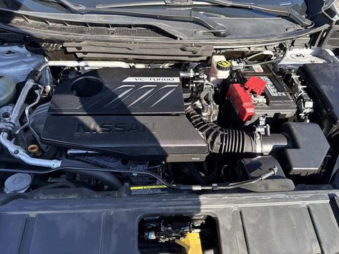 Used 2023 Nissan Rogue SV image 12