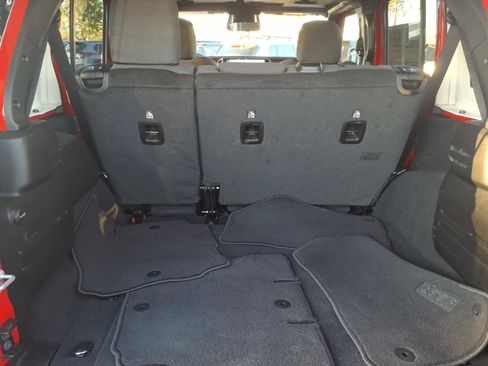 Used 2026 Jeep Wrangler Unlimited Rubicon image 12