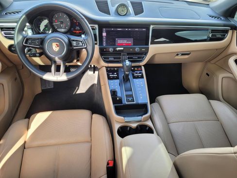 Used 2025 Porsche Macan AWD/4WD image 5