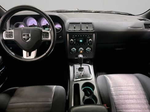 Used 2014 Dodge Challenger R/T RWD image 7