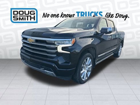 Used 2023 Chevrolet Silverado 1500 High Country w/ High Country Premium Package image 3