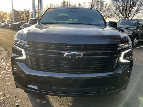 Certified 2024 Chevrolet Suburban RST w/ Luxury Package image 3