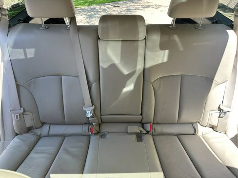 Used 2011 Subaru Outback 2.5i Limited w/ PWR Moonroof Pkg AWD/4WD image 16