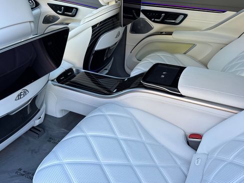 New 2025 Mercedes-Benz Maybach EQS 680 4MATIC image 22