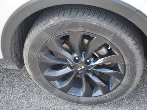 Used 2020 Kia Sorento EX AWD/4WD image 11