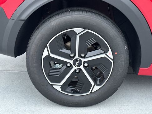 New 2026 Kia Niro EX image 8