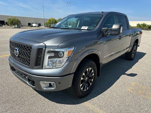 Used 2019 Nissan Titan PRO-4X w/ Pro-4x Utility Package image 10