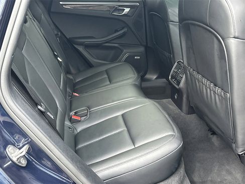 Used 2020 Porsche Macan image 15