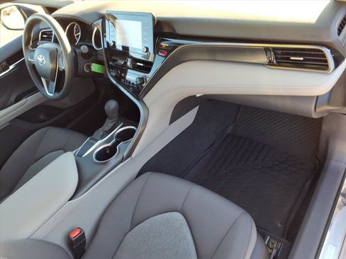 Used 2024 Toyota Camry LE image 18