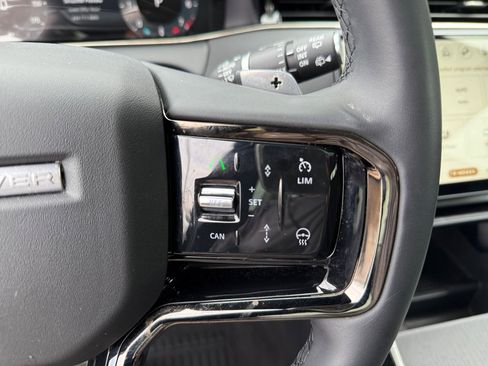 Used 2024 Land Rover Range Rover Evoque S image 24