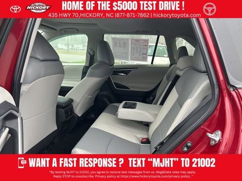 Used 2020 Toyota RAV4 XLE Premium image 16