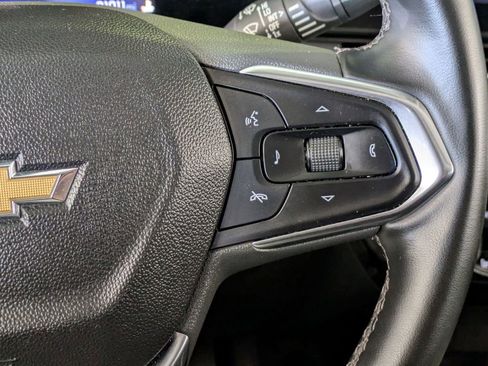 Used 2025 Chevrolet Trax LT w/ LT Convenience Package FWD image 21