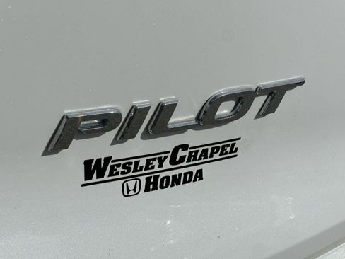 Used 2022 Honda Pilot Sport image 11