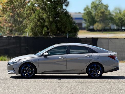 Used 2021 Hyundai Elantra SEL FWD image 8