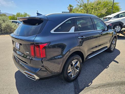 Used 2022 Kia Sorento S FWD image 7