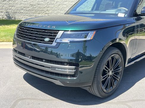 Certified 2025 Land Rover Range Rover Long Wheelbase SE image 11