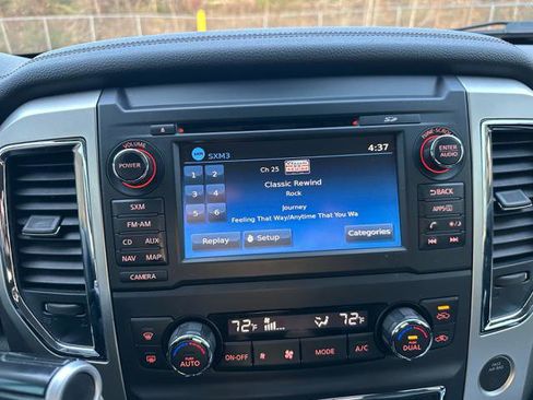 Used 2017 Nissan Titan SL image 22