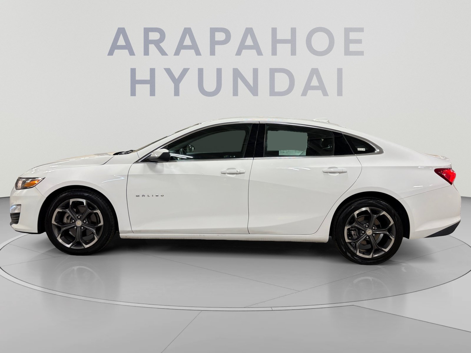 Used 2022 Chevrolet Malibu LT FWD image 2