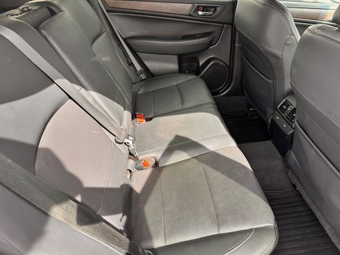 Used 2016 Subaru Outback 2.5i Limited AWD/4WD image 9