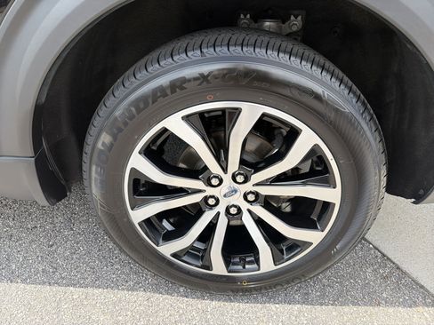 Used 2025 Ford Explorer ST-Line AWD/4WD image 29