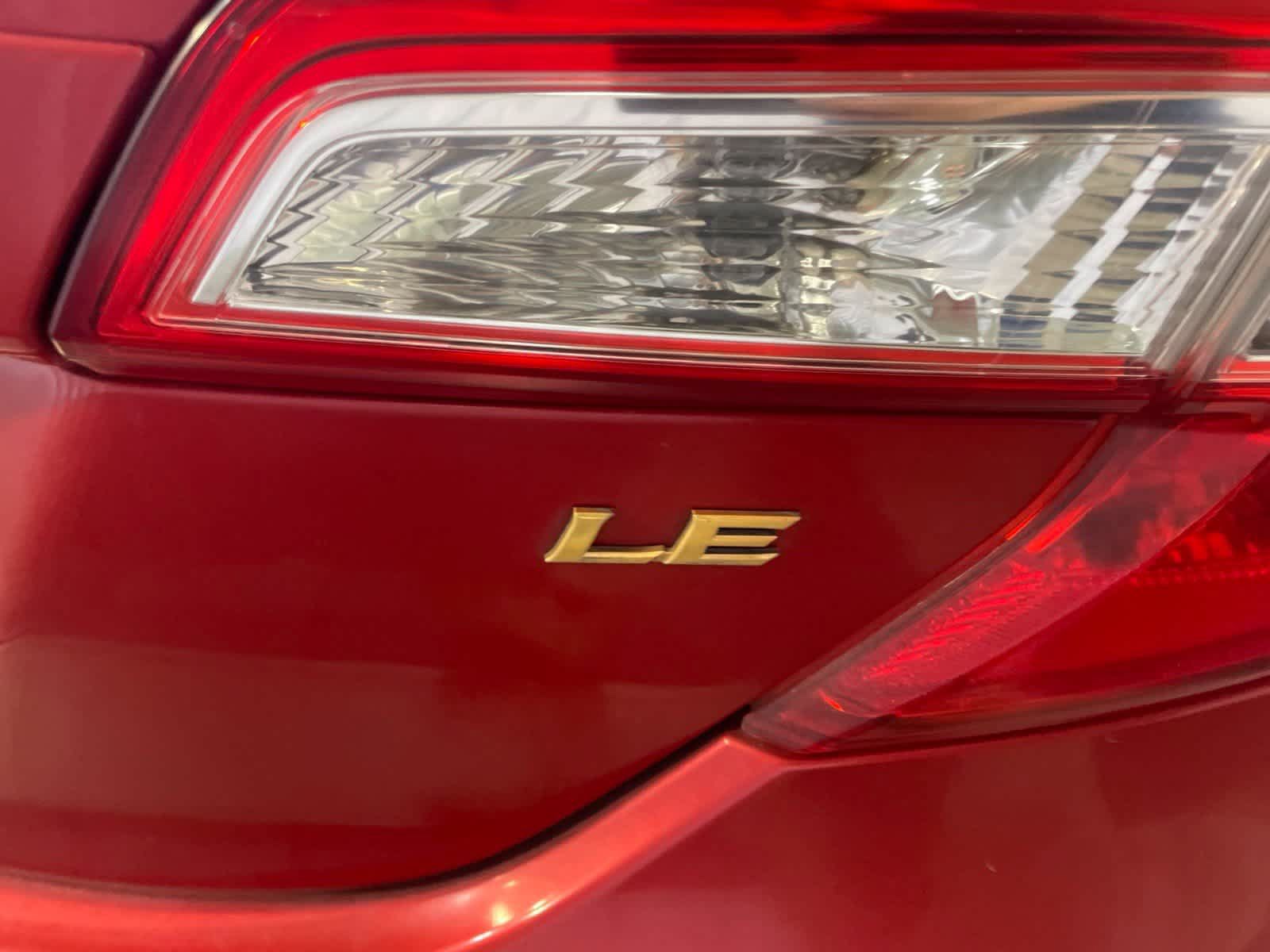 Used 2012 Toyota Camry LE FWD image 18