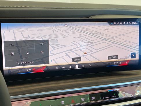 New 2026 BMW 750e xDrive w/ Premium Package image 27