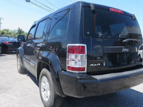 Used 2012 Jeep Liberty Sport image 4