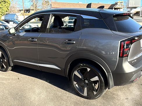 Certified 2025 Nissan Kicks SR image 22