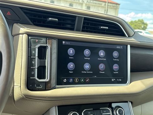 Used 2021 GMC Yukon Denali w/ Denali Premium Package image 22