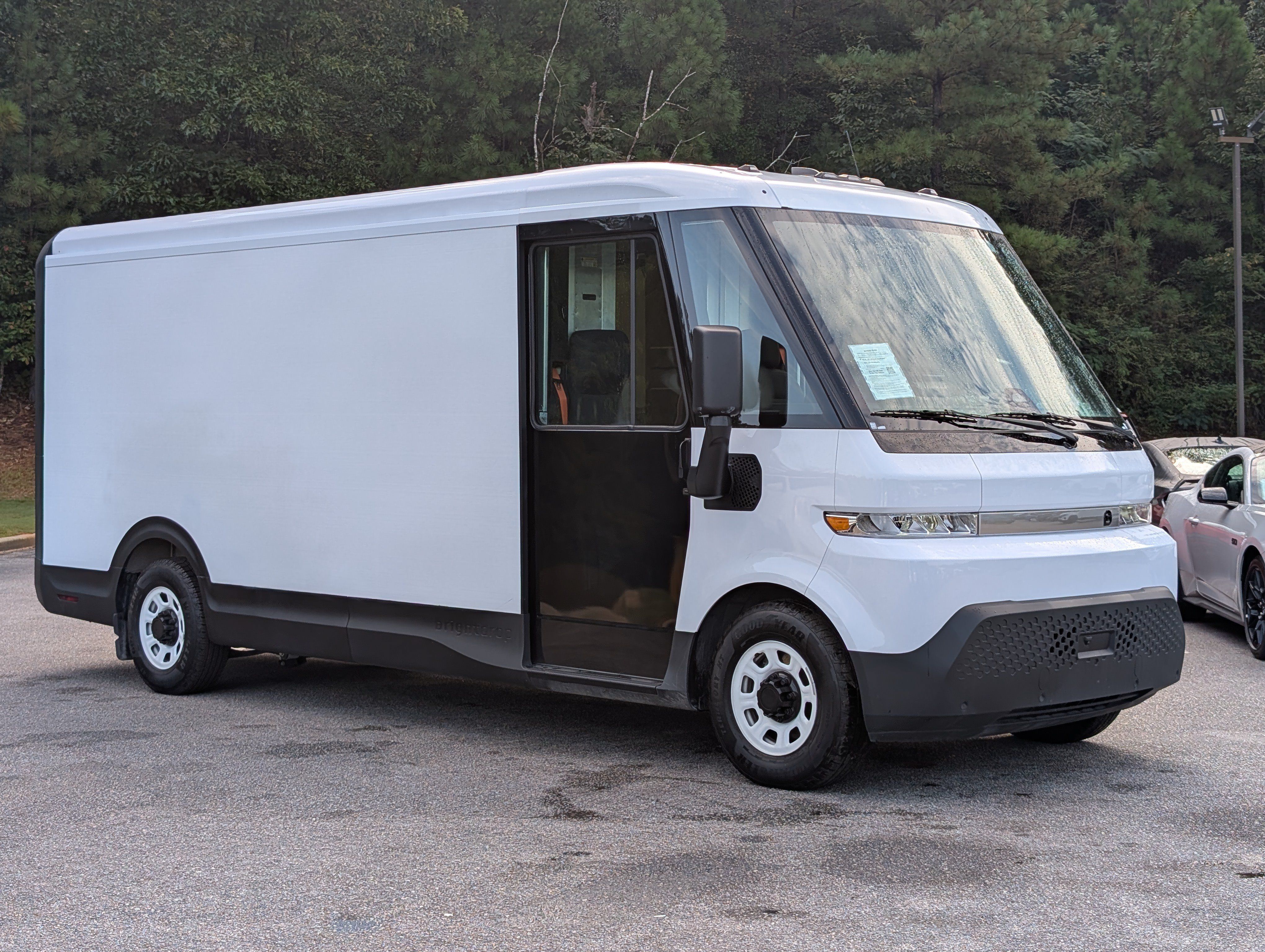 Used 2024 Chevrolet Brightdrop 600 w/ Commercial Equipment Package AWD/4WD image 11