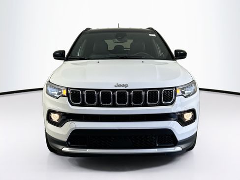 Used 2023 Jeep Compass Limited w/ Elite Group AWD/4WD image 2