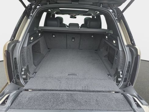 New 2025 Land Rover Range Rover SE AWD/4WD image 13