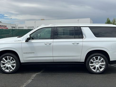 Used 2023 Chevrolet Suburban High Country AWD/4WD image 8