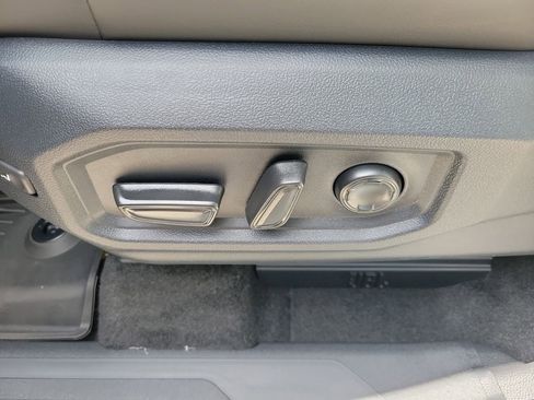 New 2026 Toyota Tundra Platinum AWD/4WD image 17