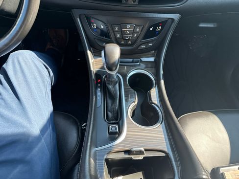 Used 2020 Buick Envision Essence FWD image 24