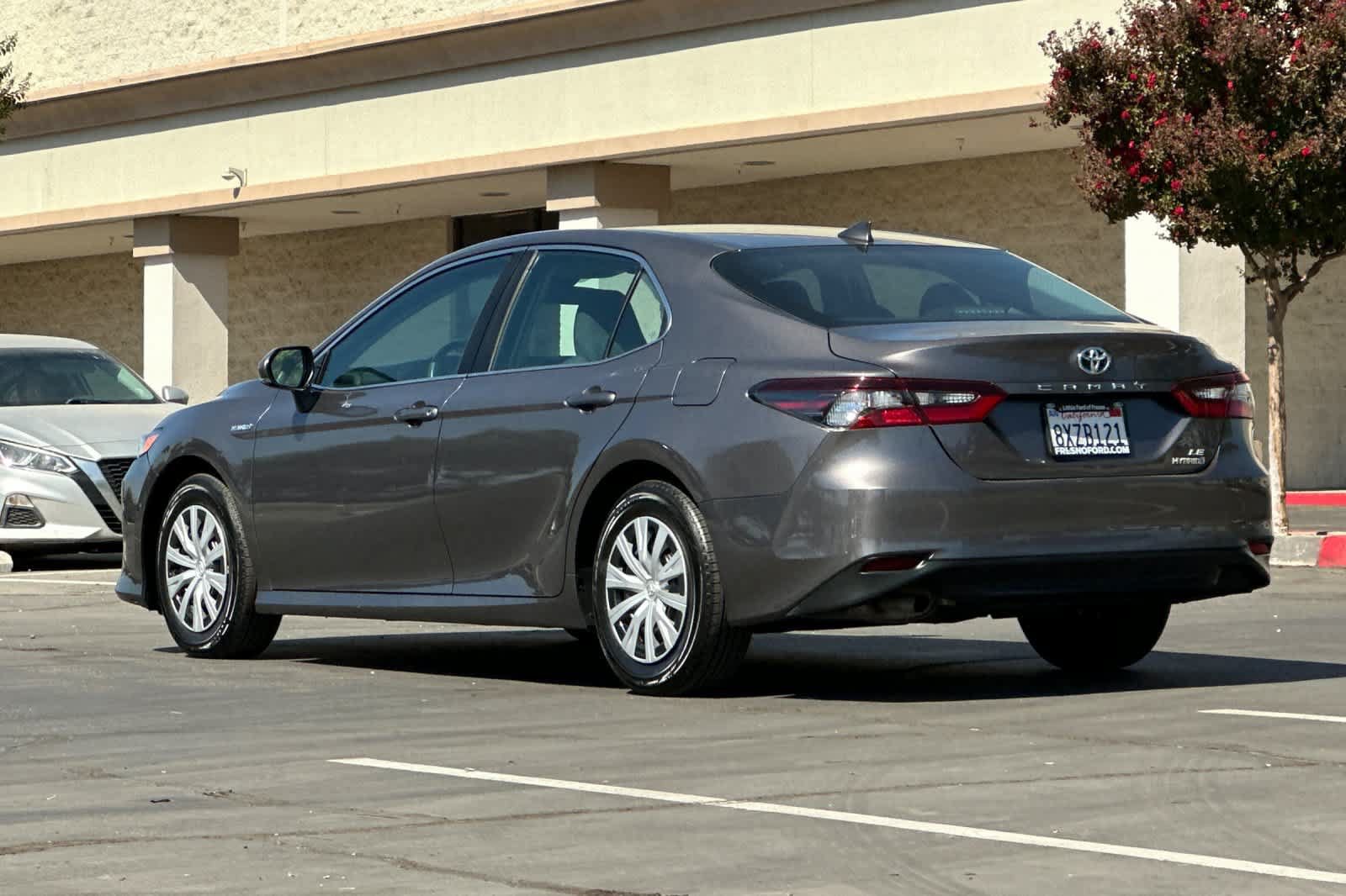 Used 2021 Toyota Camry LE FWD image 7