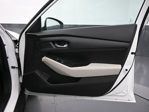 Certified 2024 Honda Accord LX image 38
