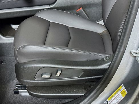 New 2025 Cadillac XT5 Luxury image 17