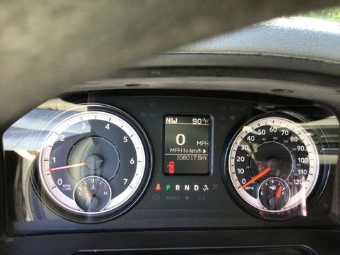 Used 2020 RAM 1500 Classic SLT RWD image 31