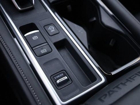 Certified 2025 Nissan Pathfinder SV w/ SV Premium Package FWD image 23
