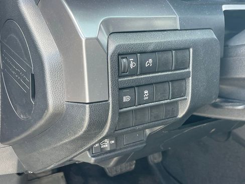 Used 2024 Toyota Tacoma SR5 AWD/4WD image 6