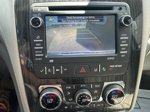 Used 2015 Chevrolet Traverse LTZ AWD/4WD image 28