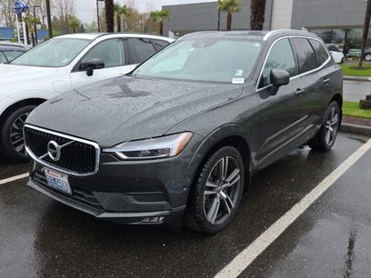 Used 2018 Volvo XC60 T6 Momentum w/ Convenience Package