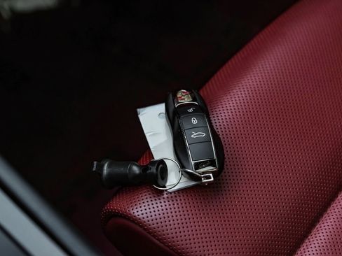 Used 2015 Porsche 911 Turbo S image 55