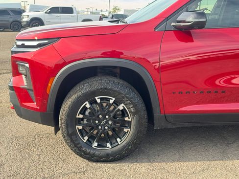 Used 2024 Chevrolet Traverse Z71 w/ Enhanced Driving Package image 10