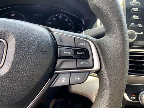 Used 2018 Honda Accord LX image 24