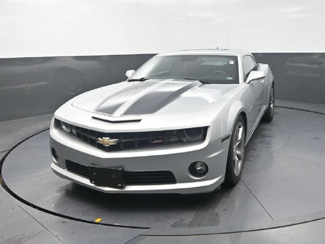 Used 2010 Chevrolet Camaro SS w/ RS Package RWD image 2