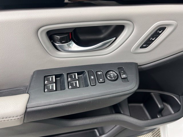 Used 2023 Honda Pilot Touring image 13
