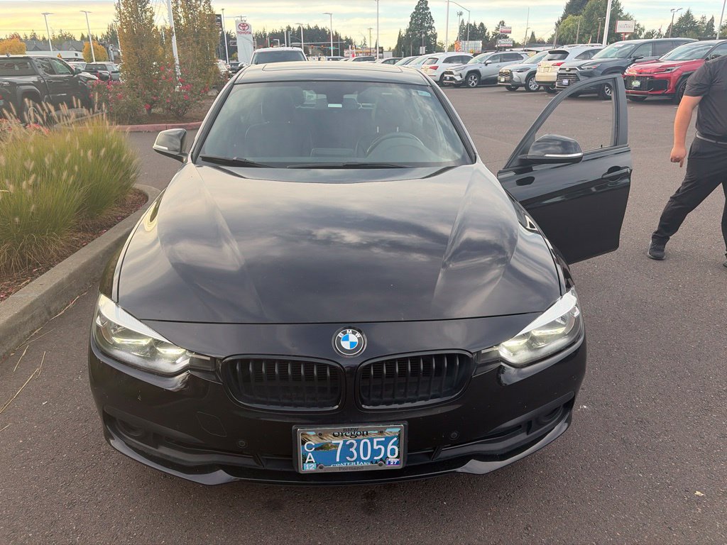 Used 2016 BMW 320i xDrive Sedan AWD/4WD image 1