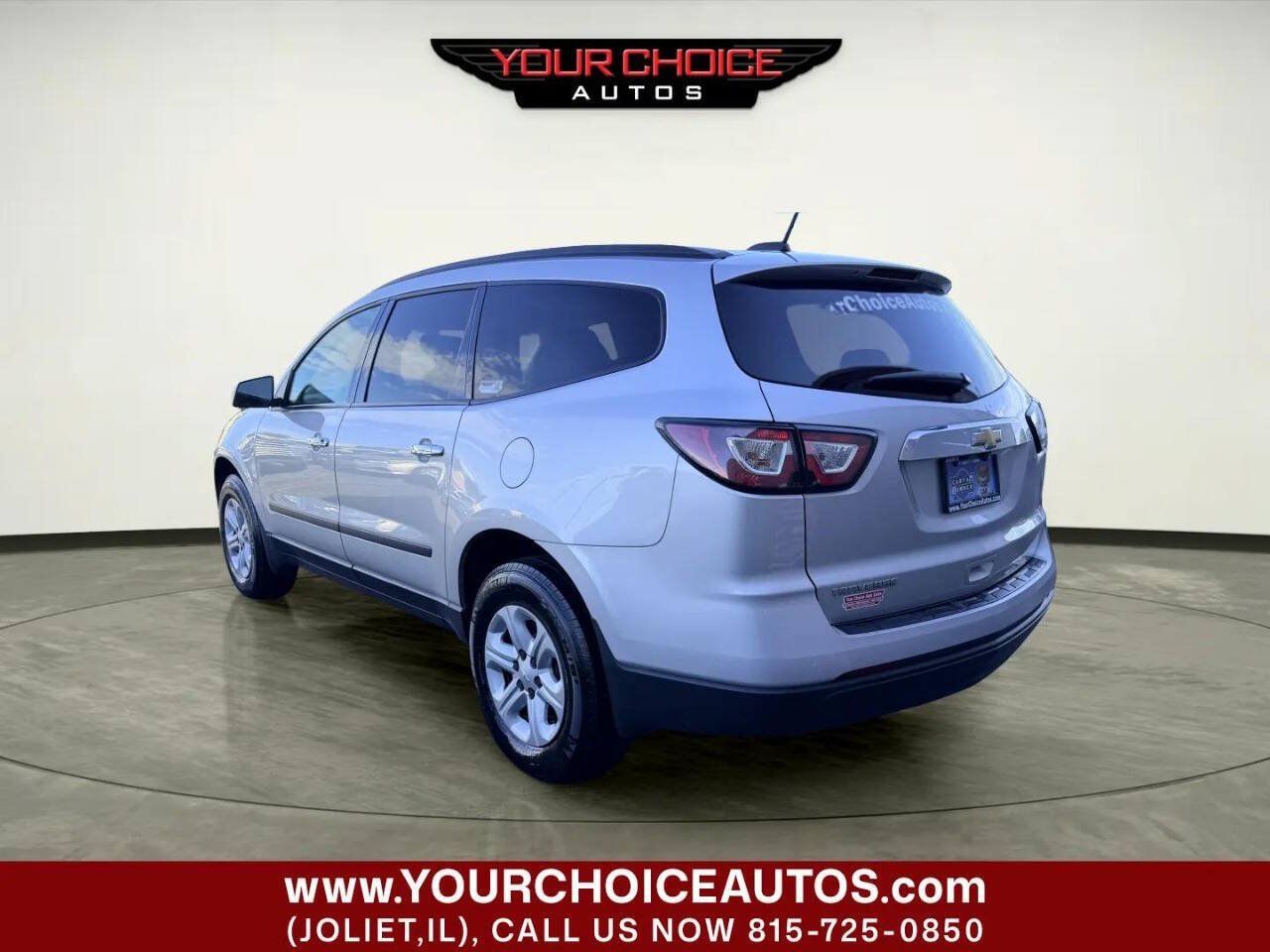 Used 2017 Chevrolet Traverse LS FWD image 3